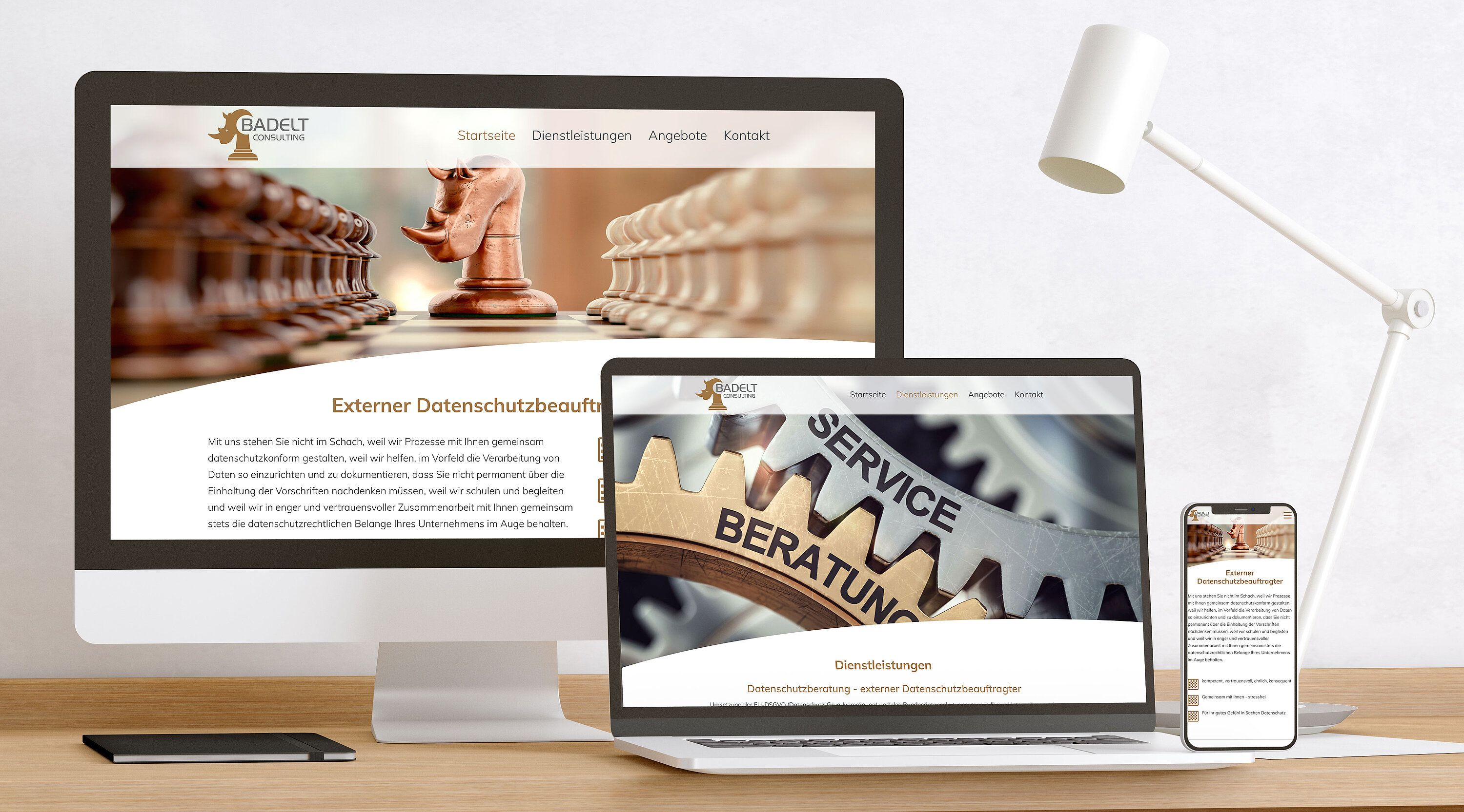 Website von Badelt Consulting auf drei verschiedenen Bildschirmen